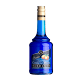 Presentación en vaso del cóctel Curacao azul